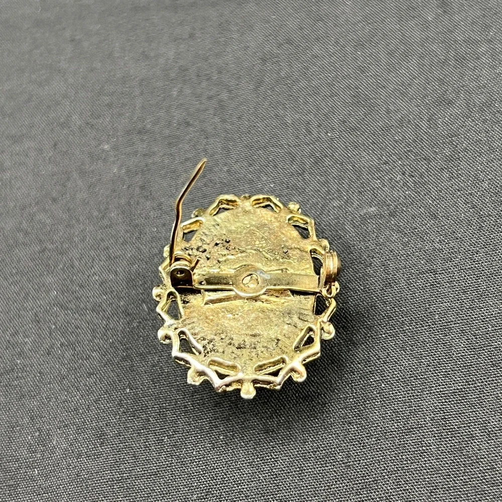 Vintage Brooch Rose Cameo Gold Tone Black Cream Pink Floral‎ 3D Pin